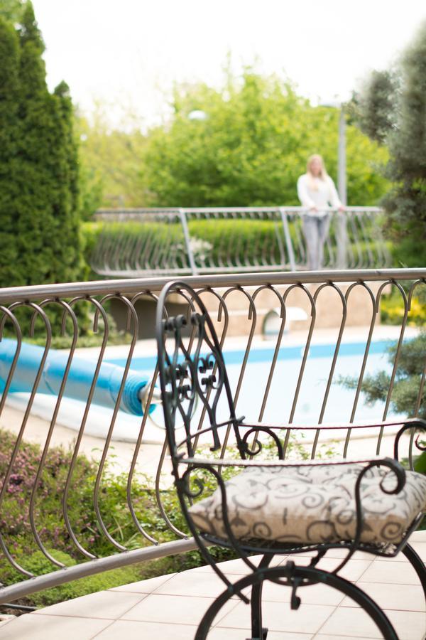 Villa Oliva Boutique Rooms&Spa Zamárdi Exterior foto